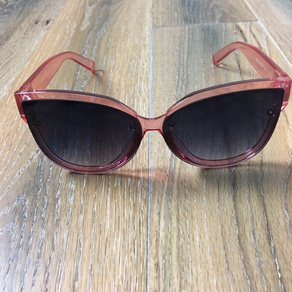 ⬇️ Oversized Round Cat Eye Sunglasses Pink Frame - Picture 3 of 8